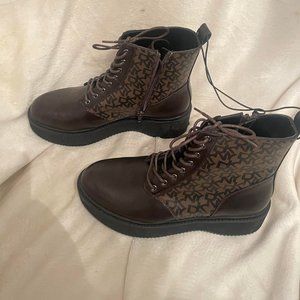 NEW DKNY "Roselyn" Bootie with side Zipper size 9
